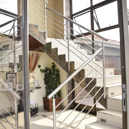 Lalela House Apartment Johannesburg Bagian luar foto