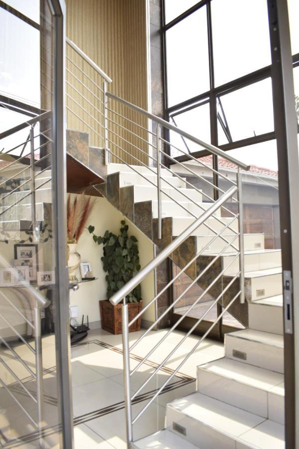 Lalela House Apartment Johannesburg Bagian luar foto
