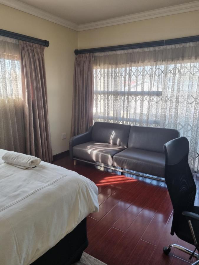 Lalela House Apartment Johannesburg Bagian luar foto