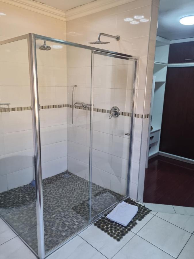 Lalela House Apartment Johannesburg Bagian luar foto