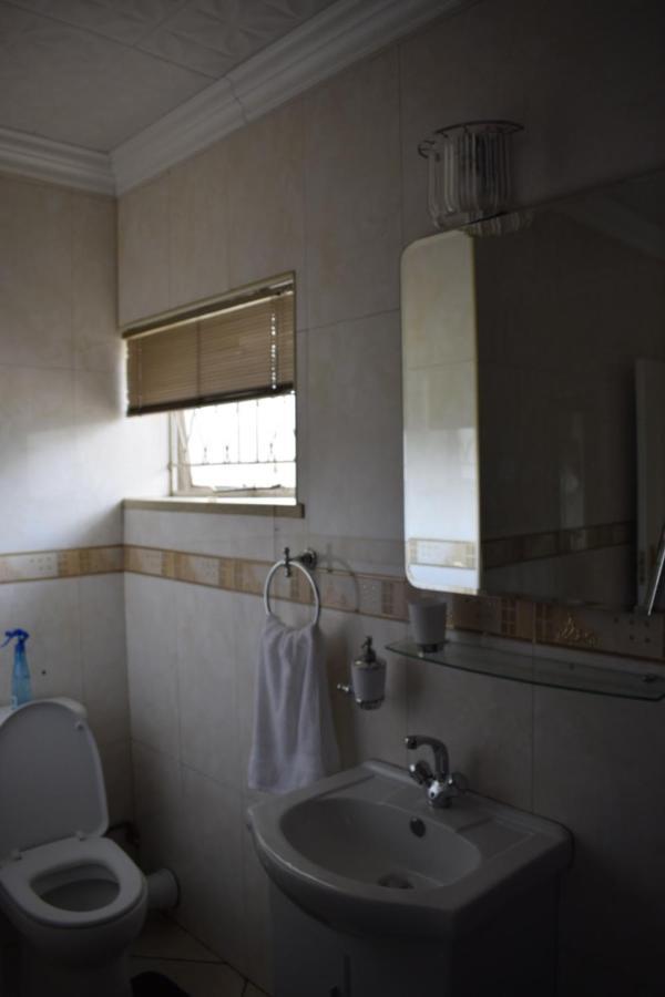 Lalela House Apartment Johannesburg Bagian luar foto