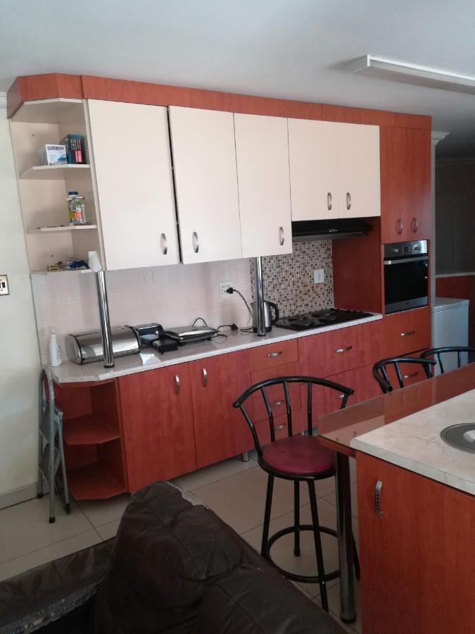 Lalela House Apartment Johannesburg Bagian luar foto