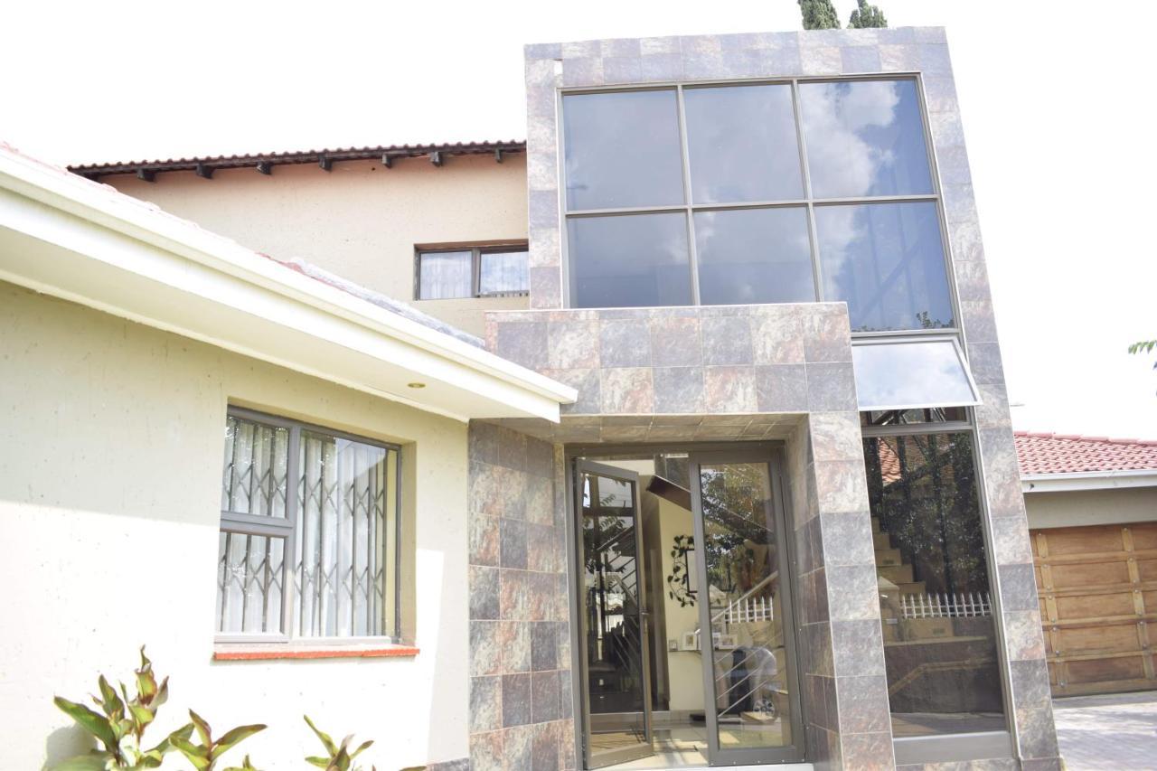 Lalela House Apartment Johannesburg Bagian luar foto