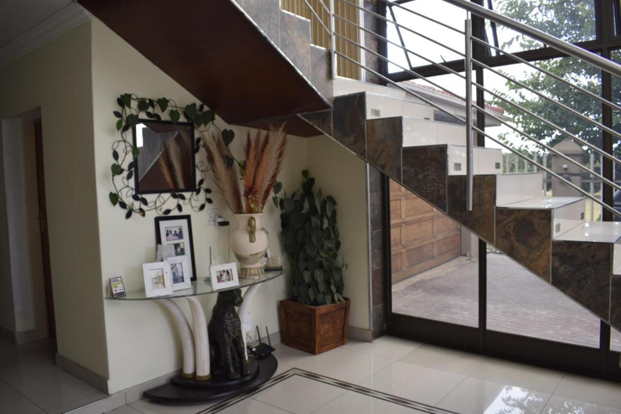 Lalela House Apartment Johannesburg Bagian luar foto