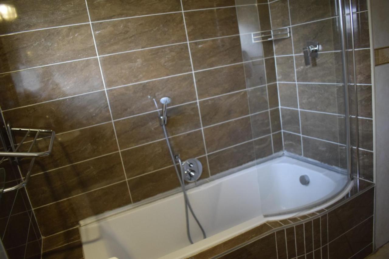 Lalela House Apartment Johannesburg Bagian luar foto