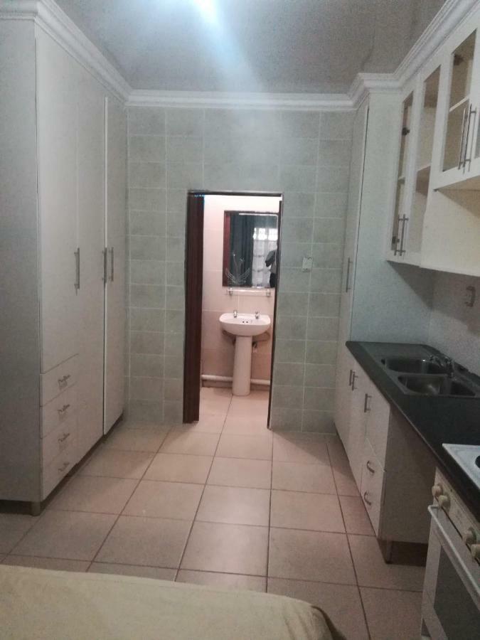 Lalela House Apartment Johannesburg Bagian luar foto
