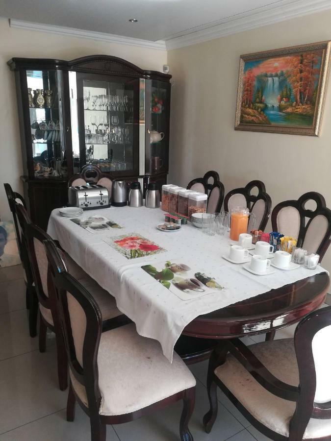 Lalela House Apartment Johannesburg Bagian luar foto