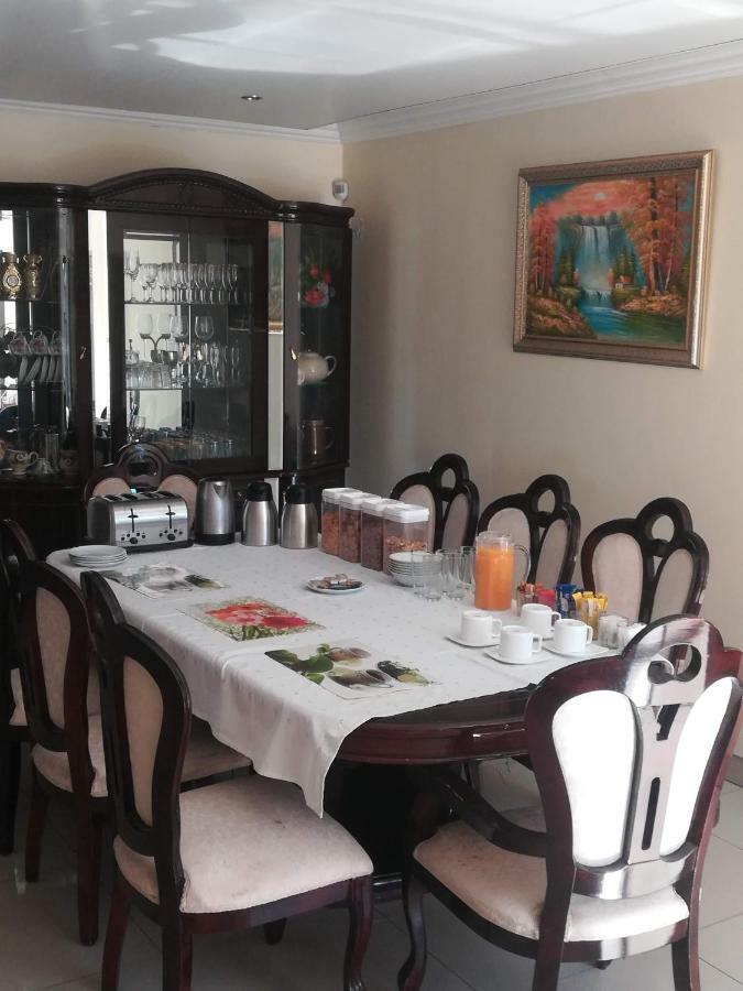 Lalela House Apartment Johannesburg Bagian luar foto