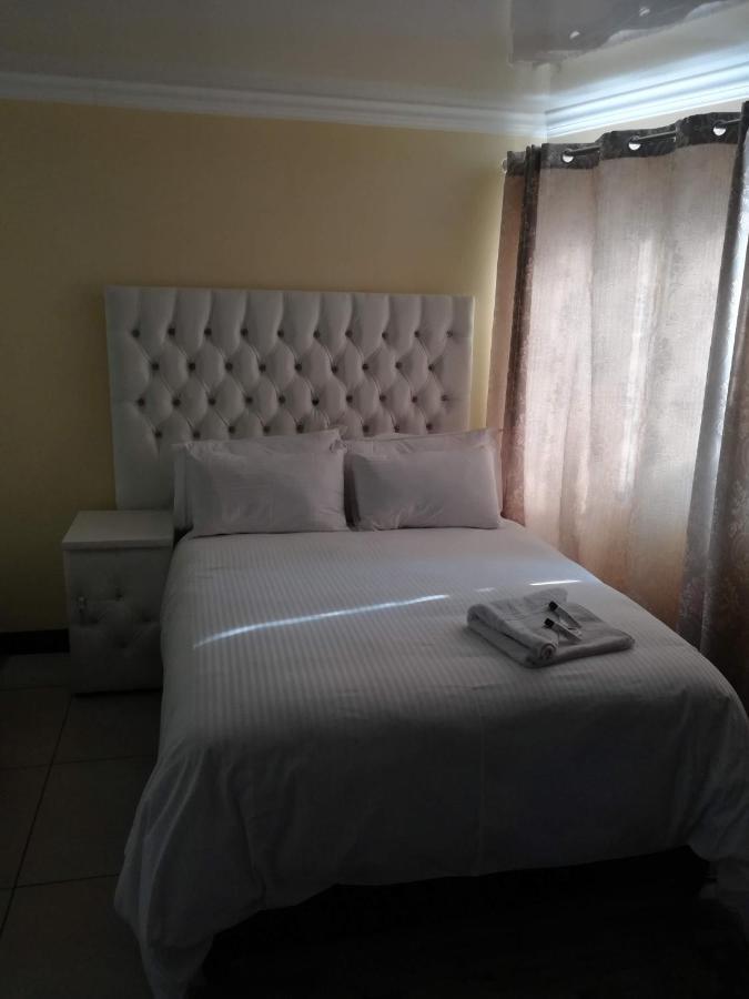 Lalela House Apartment Johannesburg Bagian luar foto