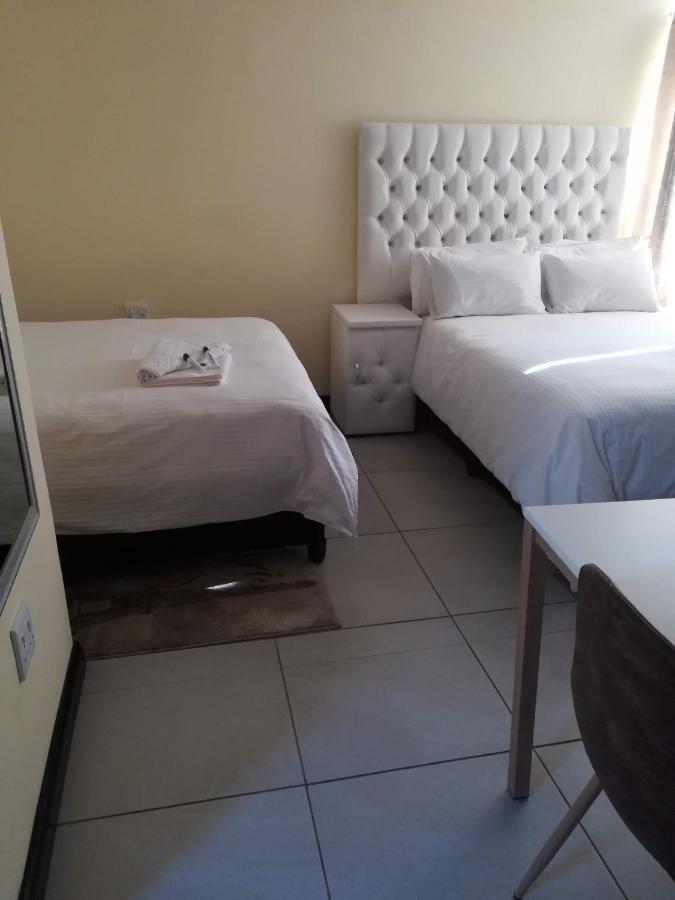 Lalela House Apartment Johannesburg Bagian luar foto