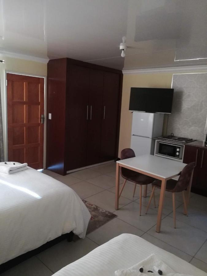 Lalela House Apartment Johannesburg Bagian luar foto