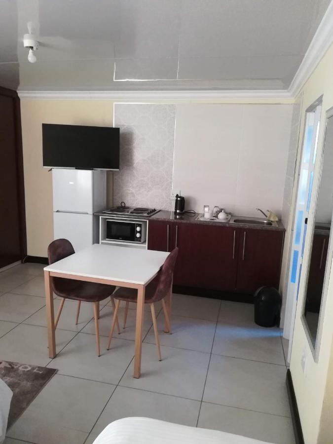 Lalela House Apartment Johannesburg Bagian luar foto